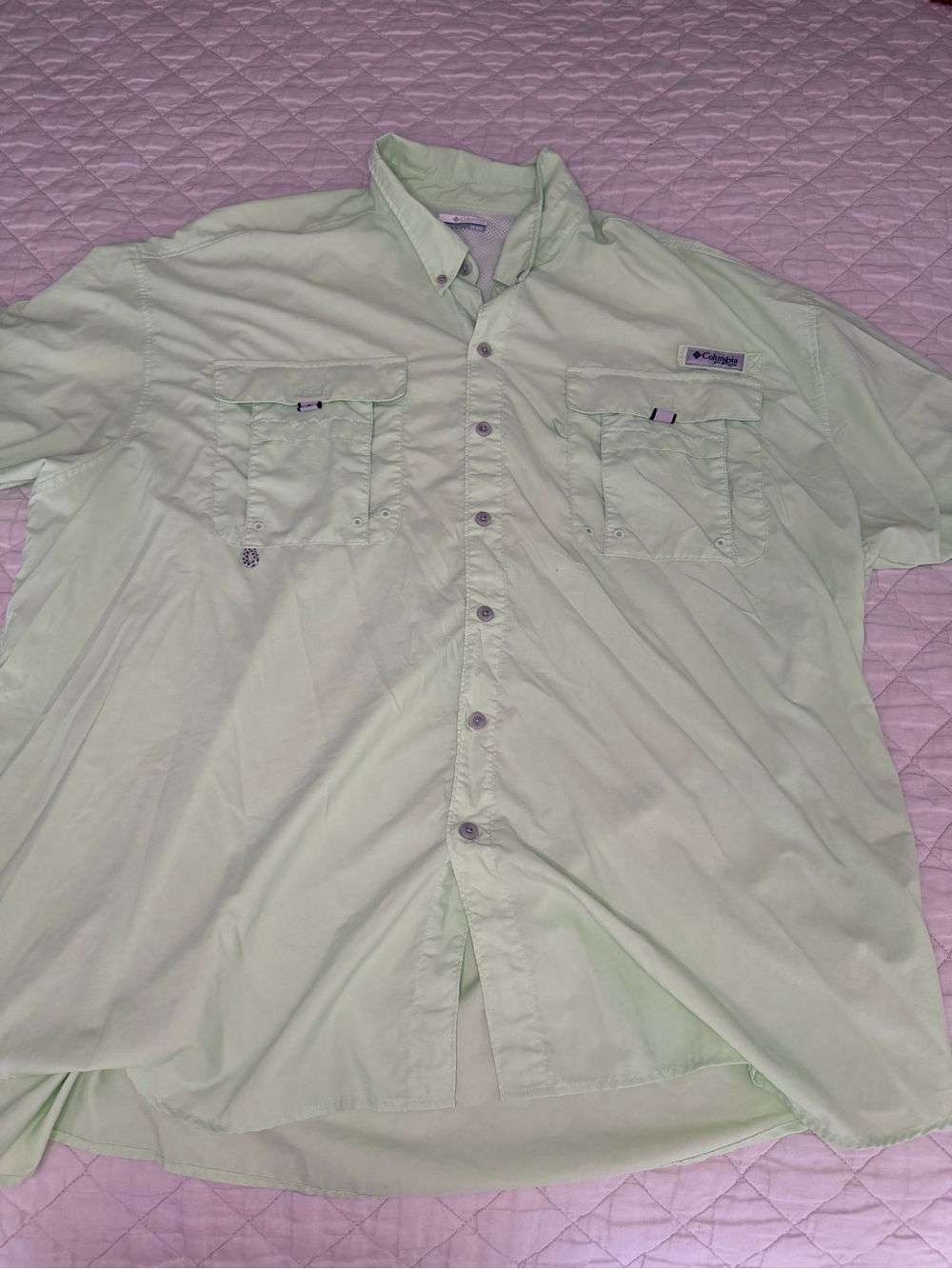 Columbia Men’s Pale Green Short Sleeve Button-Down Shirt